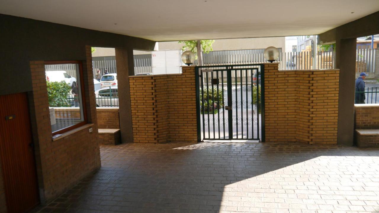 La Casa Di Dario Apartment Pero Bagian luar foto