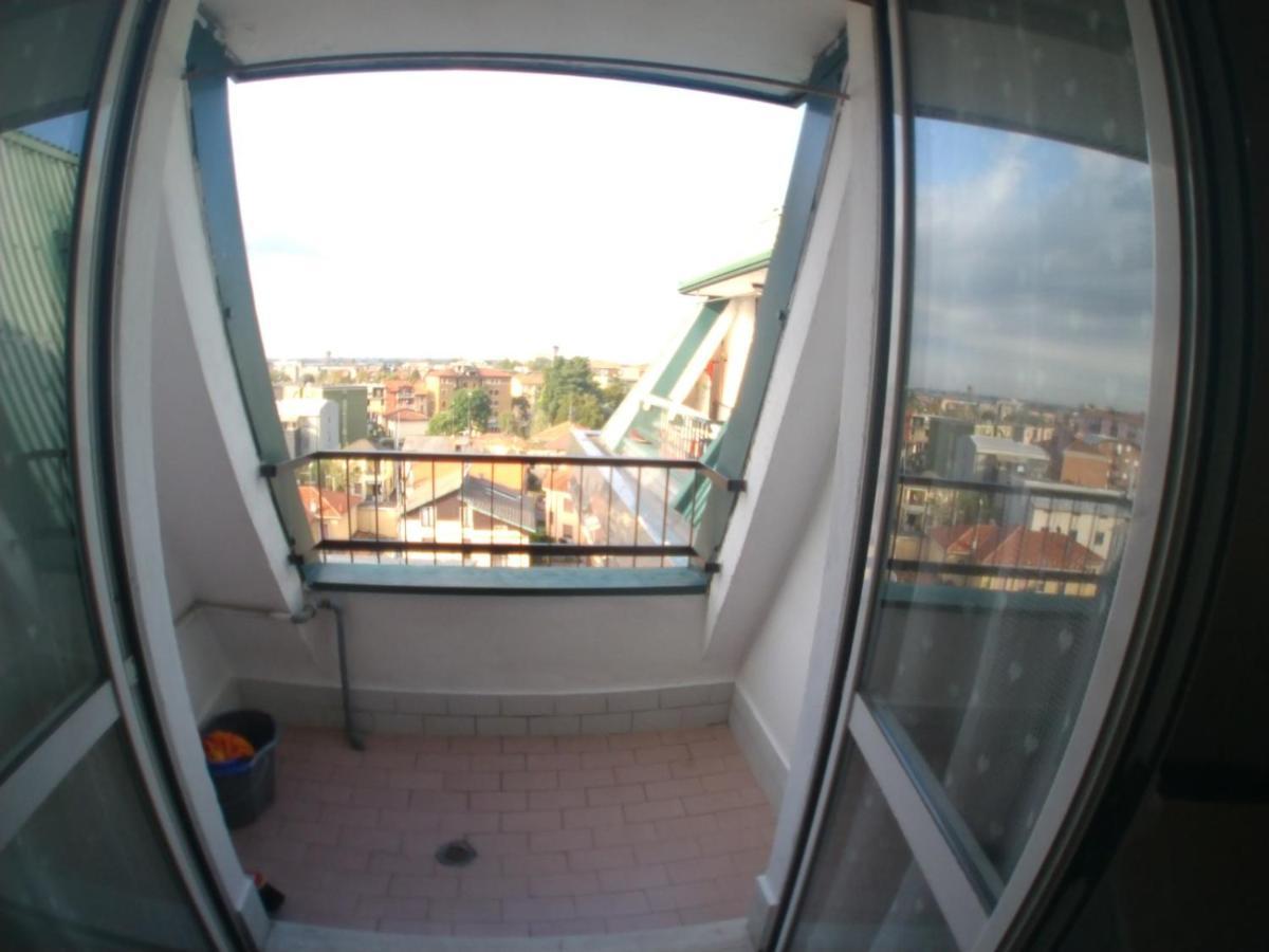 La Casa Di Dario Apartment Pero Bagian luar foto