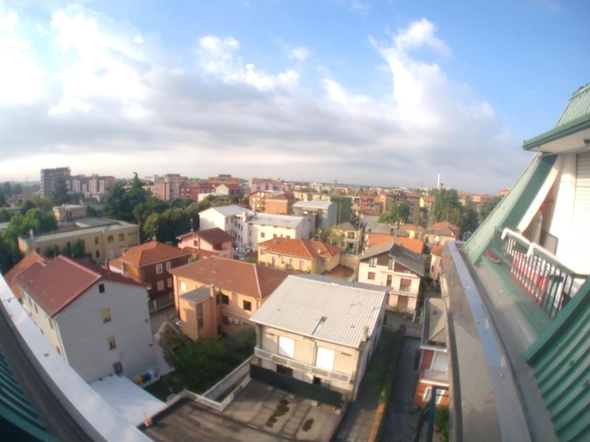La Casa Di Dario Apartment Pero Bagian luar foto