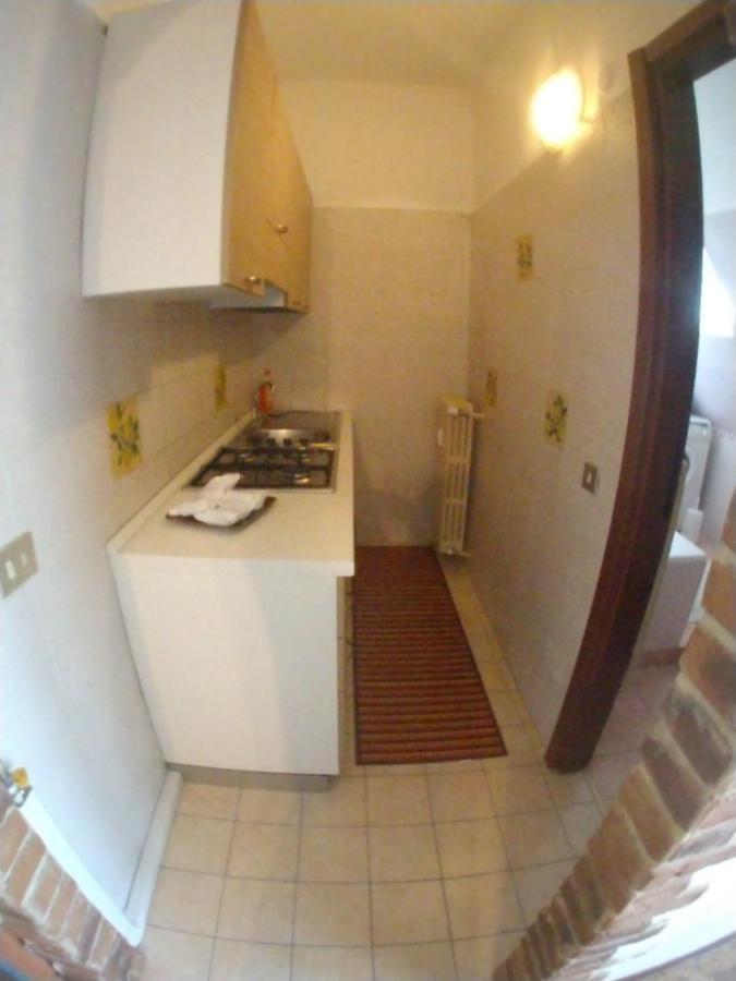 La Casa Di Dario Apartment Pero Bagian luar foto