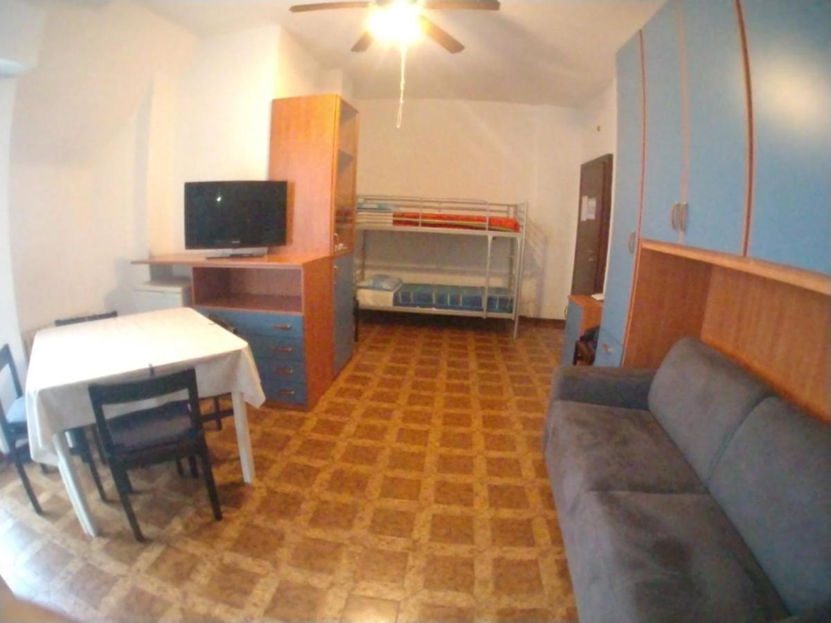 La Casa Di Dario Apartment Pero Bagian luar foto