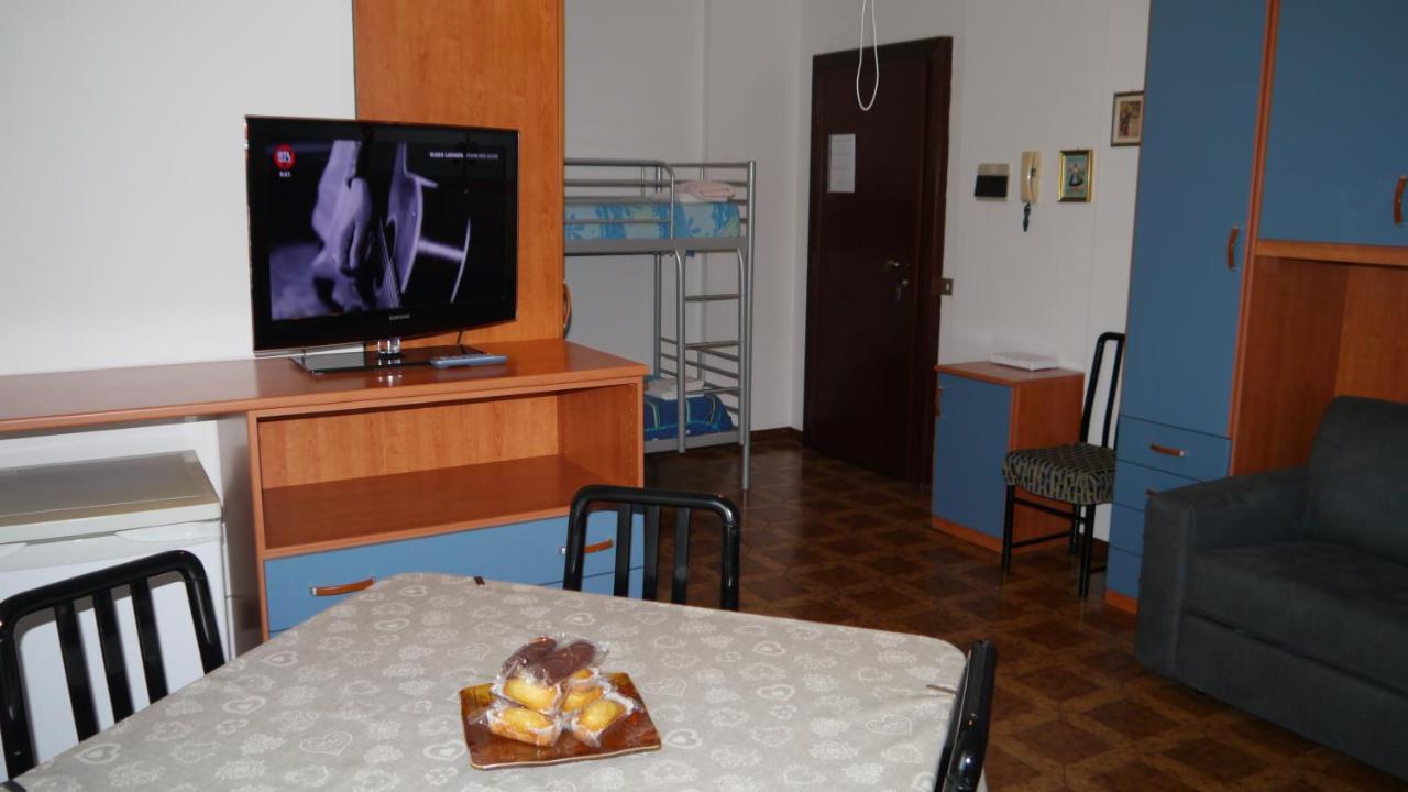 La Casa Di Dario Apartment Pero Bagian luar foto