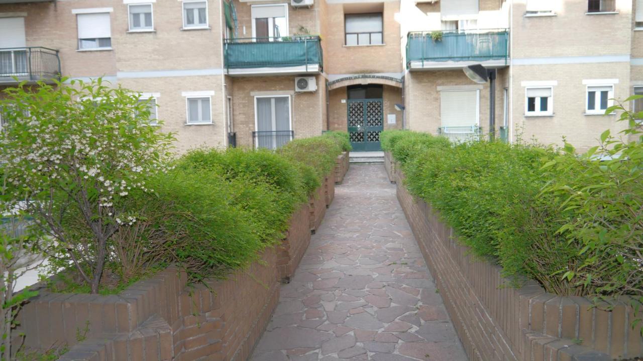 La Casa Di Dario Apartment Pero Bagian luar foto