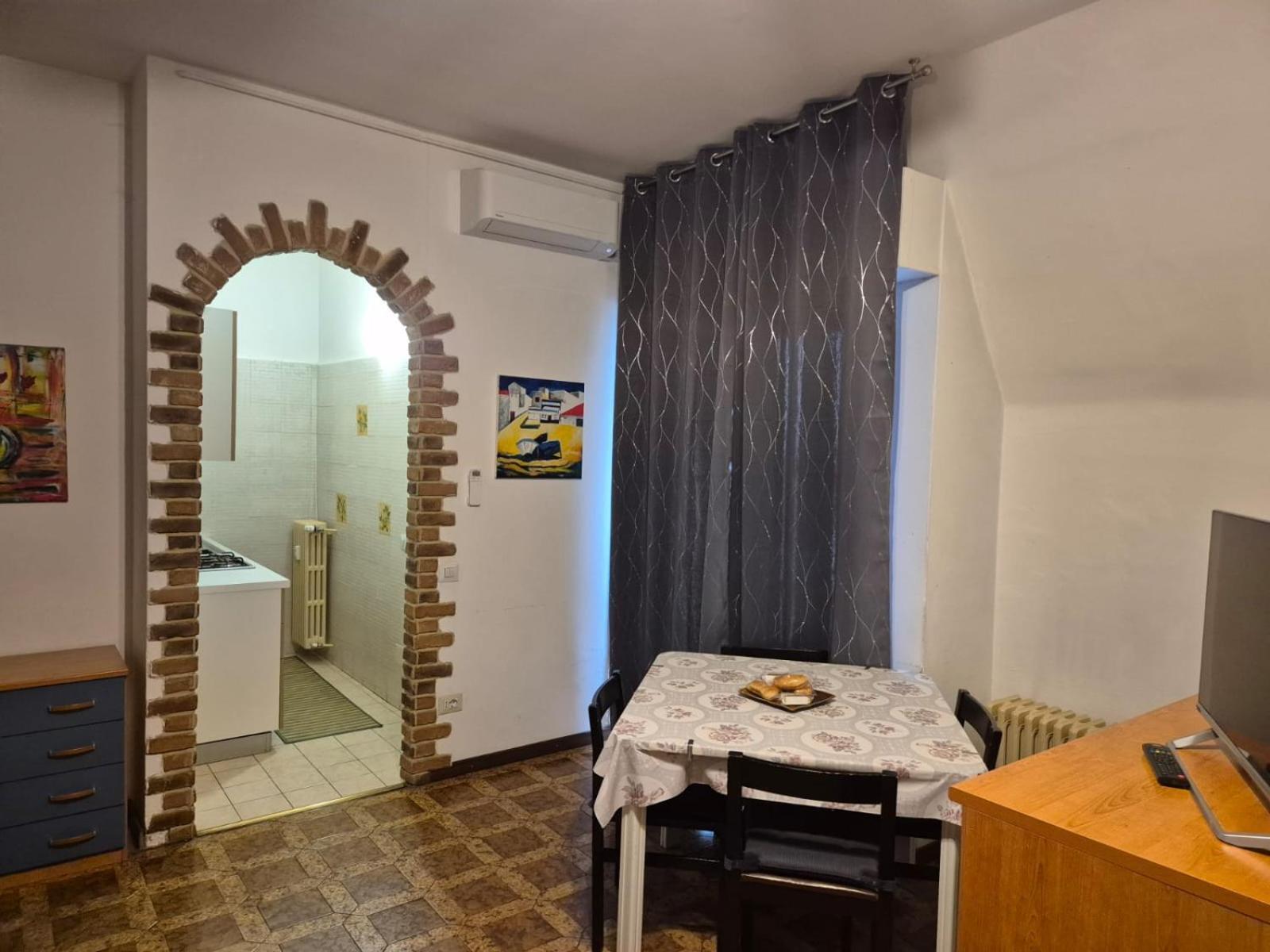 La Casa Di Dario Apartment Pero Bagian luar foto